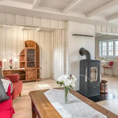 Awesome In W/ Sauna And 5 Bedrooms Stokmarknes