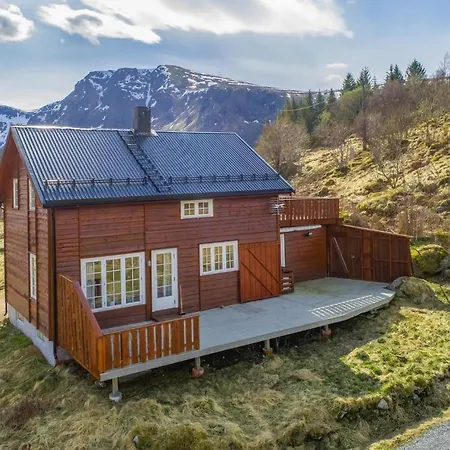 Σπίτι διακοπών Awesome In W/ Sauna And 5 Bedrooms Stokmarknes
