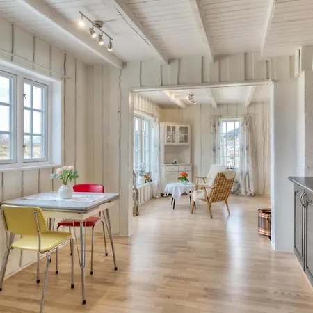 Awesome In W/ Sauna And 5 Bedrooms Nyaraló *