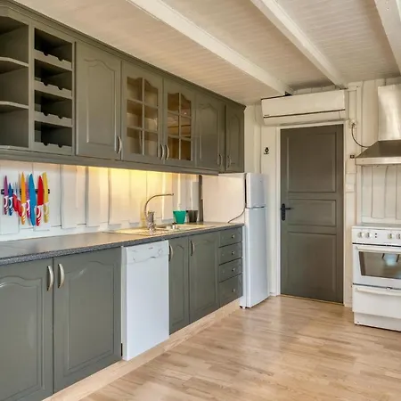 Awesome In W/ Sauna And 5 Bedrooms Nyaraló
