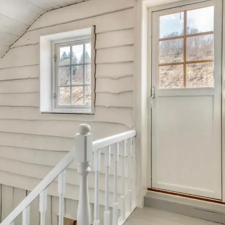 Awesome In W/ Sauna And 5 Bedrooms Nyaraló Stokmarknes