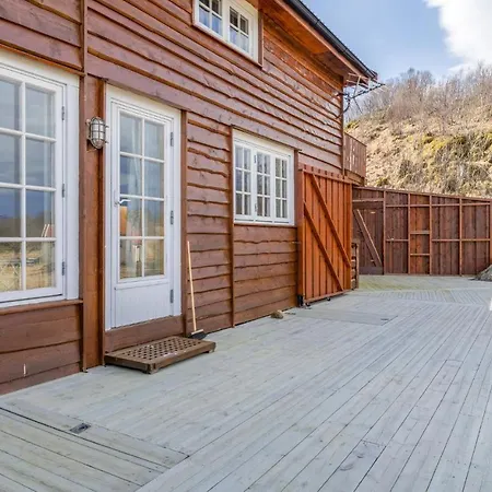 Σπίτι διακοπών Awesome In W/ Sauna And 5 Bedrooms Stokmarknes